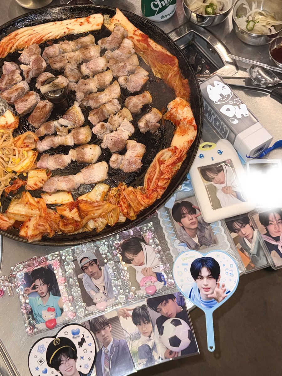 bbangS2i's tweet photo. 도훈중심 가지마 . . . . 🥺🥺 https://t.co/5nArOV6Yft