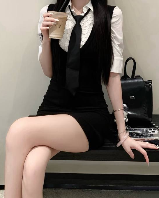 Sindy81920128's tweet photo. 今天我当一次女菩萨！！！ 新人玩X第一次全身的 或许这就是你们说的穴脸同框吧 #反差 https://t.co/vf8MsEQTTx