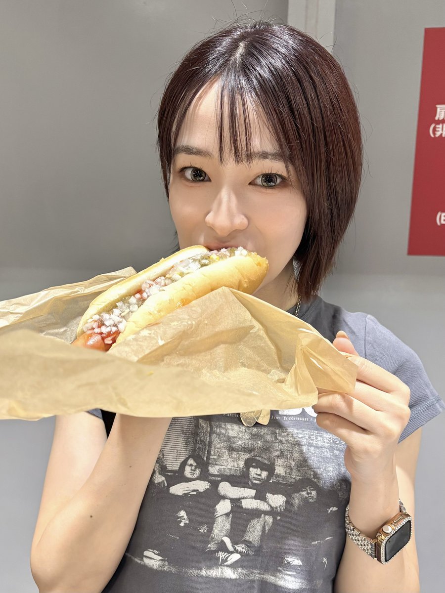 ami_nicora's tweet photo. コストコのホットドッグ🌭
美味しくてだいすき🫶

写真が上がってなかったから再投稿😿 https://t.co/NjftbMHgGu
