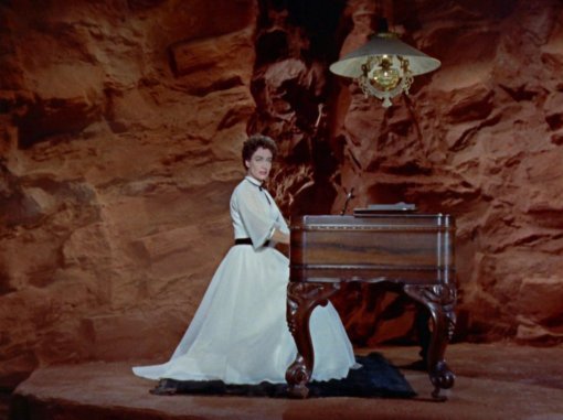 RalGallego64640's tweet photo. Johnny Guitar - Nicholas Ray https://t.co/JqmfcFxdA5