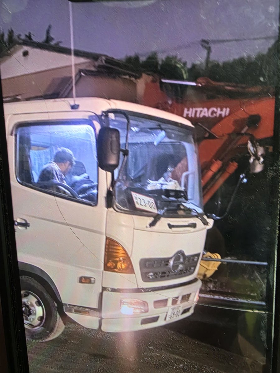 jidoushatounan's tweet photo. 【複数台盗難事件情報】神奈川県横浜市旭区で不審な外国人による複数台数のトラック及び普通車両の盗難事件の情報提供がありました！
近隣の方はご注意ください！

■日時：2026年8月10日
■被害場所：奈川県横浜市旭区
■不審車両：湘南302 せ 6005

■情報提供者様のコメント：弊社のトラック2台と乗用車が盗難に合いました。防犯カメラの写真を晒していただきたく、メール致しました。
■被害車両：日野レンジャー、マツダ タイタン ダブルキャブ、ミニクーパー、溶接機2台。

情報提供者様、ご協力ありがとうございます！
フォロー＆拡散のご協力をお願いします！

※不審バイヤーの名刺やチラシなどの情報提供のご協力お願い致します！
情報提供フォームは固定ポストです。
@RyoKunn228792
#自動車盗