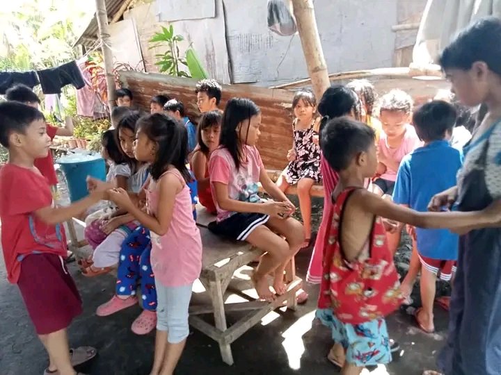 Dianah143's tweet photo. Proverbs 19:17
 If you help the poor, you are lending to the Lord— and he will repay you!
 
When there is vision, there is provision.
Children's Feeding program.
Glory to Jesus!
#feeding #ministry #LoveOfGod #ChildrenMinistry #ThankYouLord
@Cisckid https://t.co/gzgXMocwDp