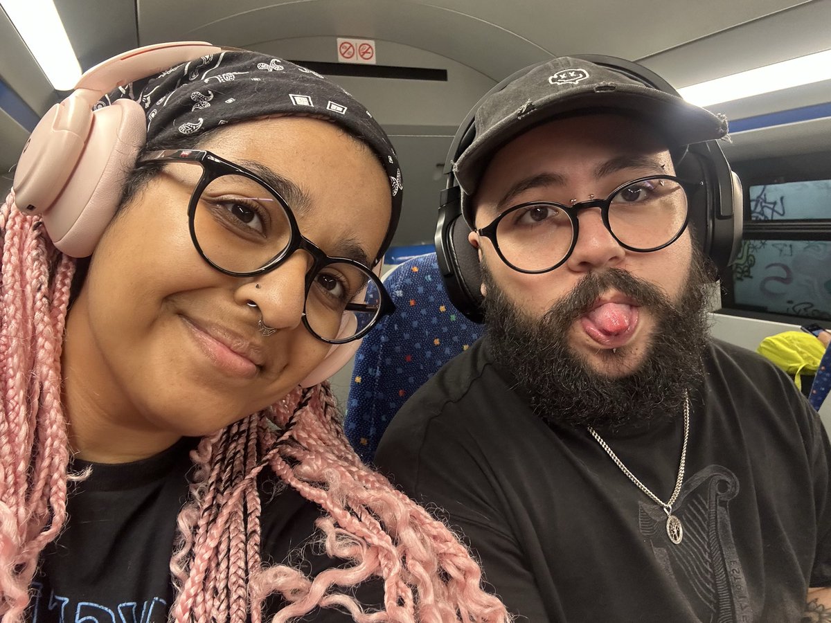 bonesn4ll's tweet photo. como começou // como estamos agora https://t.co/cyKyVF6yJc