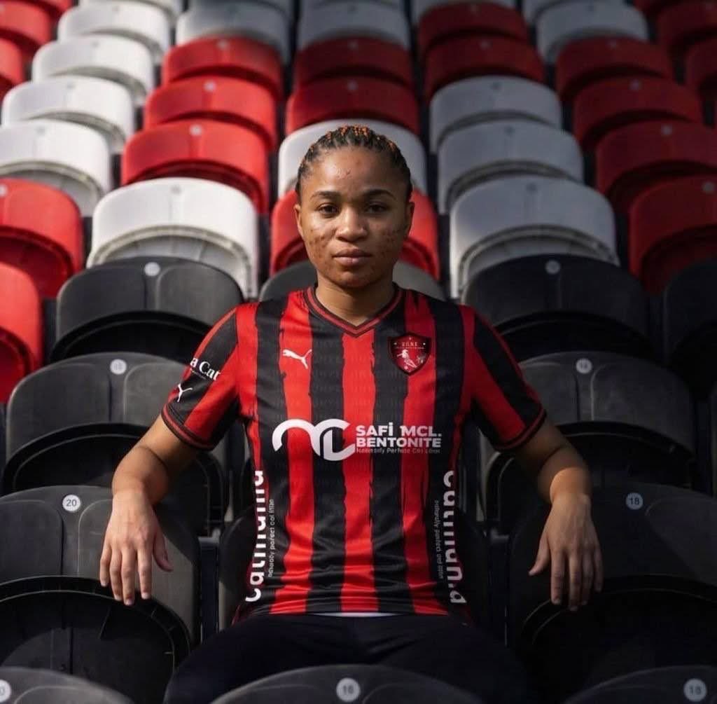 VAR01997's tweet photo. 𝐃𝐎𝐍𝐄 𝐃𝐄𝐀𝐋!📰⏰
 Precious Christopher Joins Safi Bentonit Ünye! 🇹🇷

Nigerian international midfielder Precious Christopher has joined Turkish Women’s Super Lig side Safi Bentonit Ünye from Tanzanian club Yanga Princesses on an undisclosed deal.

 #england #wsl #nigeria #uk https://t.co/v4a9zpdp9C
