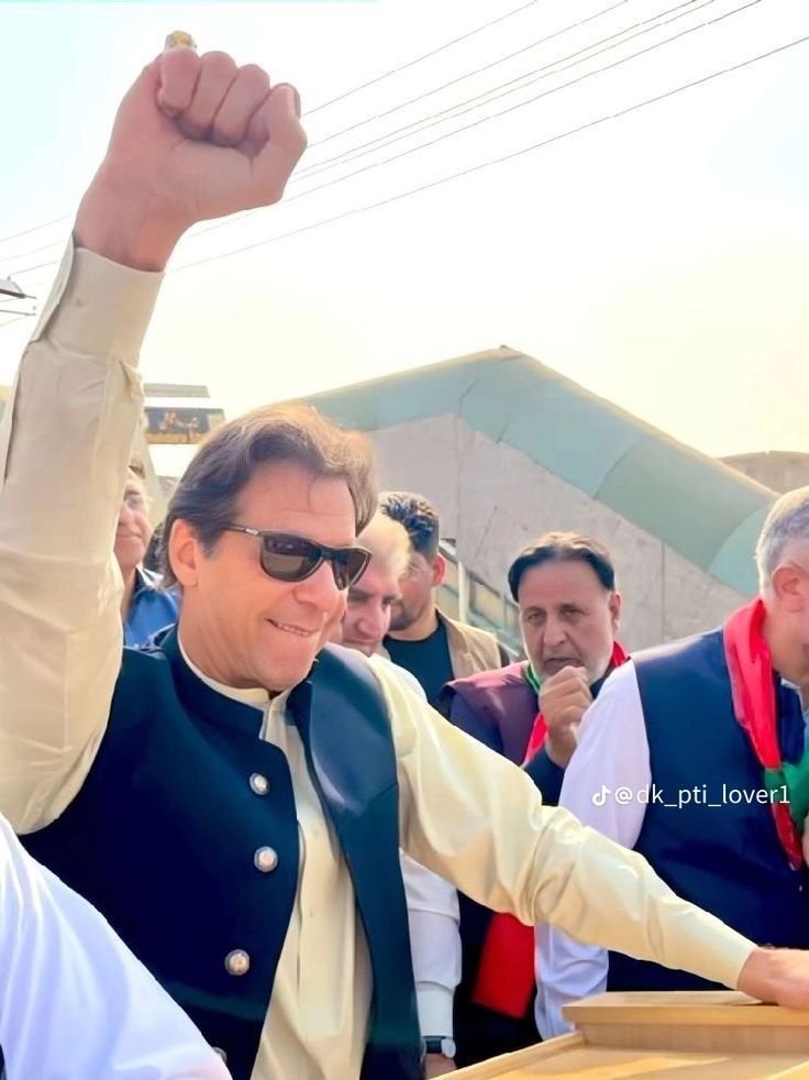 SaraNiaziPTI's tweet photo. @visionofIK
خان کے اس سپاہی کو فالو کریں فالو بیک ملے گا https://t.co/CZPStb03sE