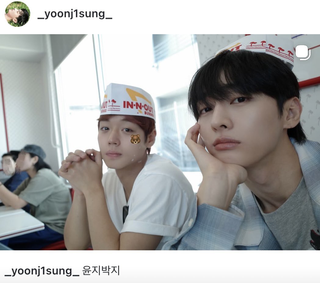 ddungS2i's tweet photo. 코멘트 윤지박지인 거 좀 아름다운 듯..
 ㄴ뭐가요? https://t.co/YynRfE7Bzq
