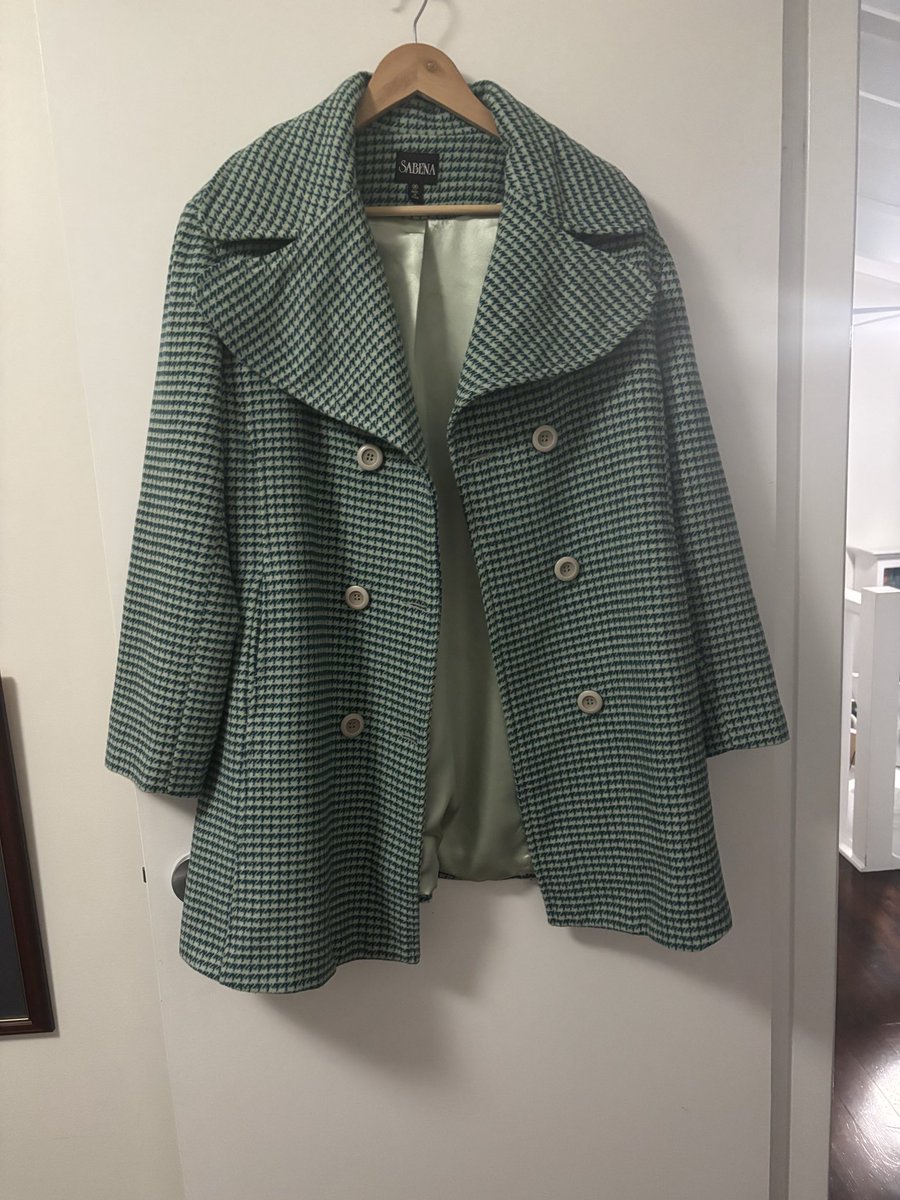 frisky9's tweet photo. I bought this vintage wool Sabena of Melbourne houndstooth coat 2nd hand on  ebay. It’s lined in a beautiful mint colour &amp;the houndstooth is dark green/teal &amp;navy. I’ve given it a wash, press &amp;removed all the buttons &amp; sewn them back on with a shank thread so they sit better♥️ https://t.co/HW8r5edhCi