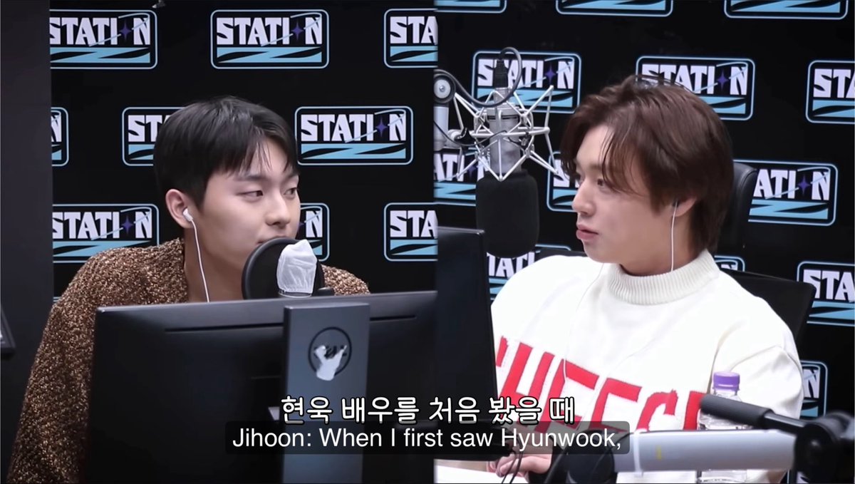 orbtingyou's tweet photo. jihoon: “he was broad shouldered with a deep voice”

jihoon you could’ve said literally anything else but you chose to notice the broad shoulders AND the deep voice… oh he was LOOKING looking https://t.co/TVgFwakVY8