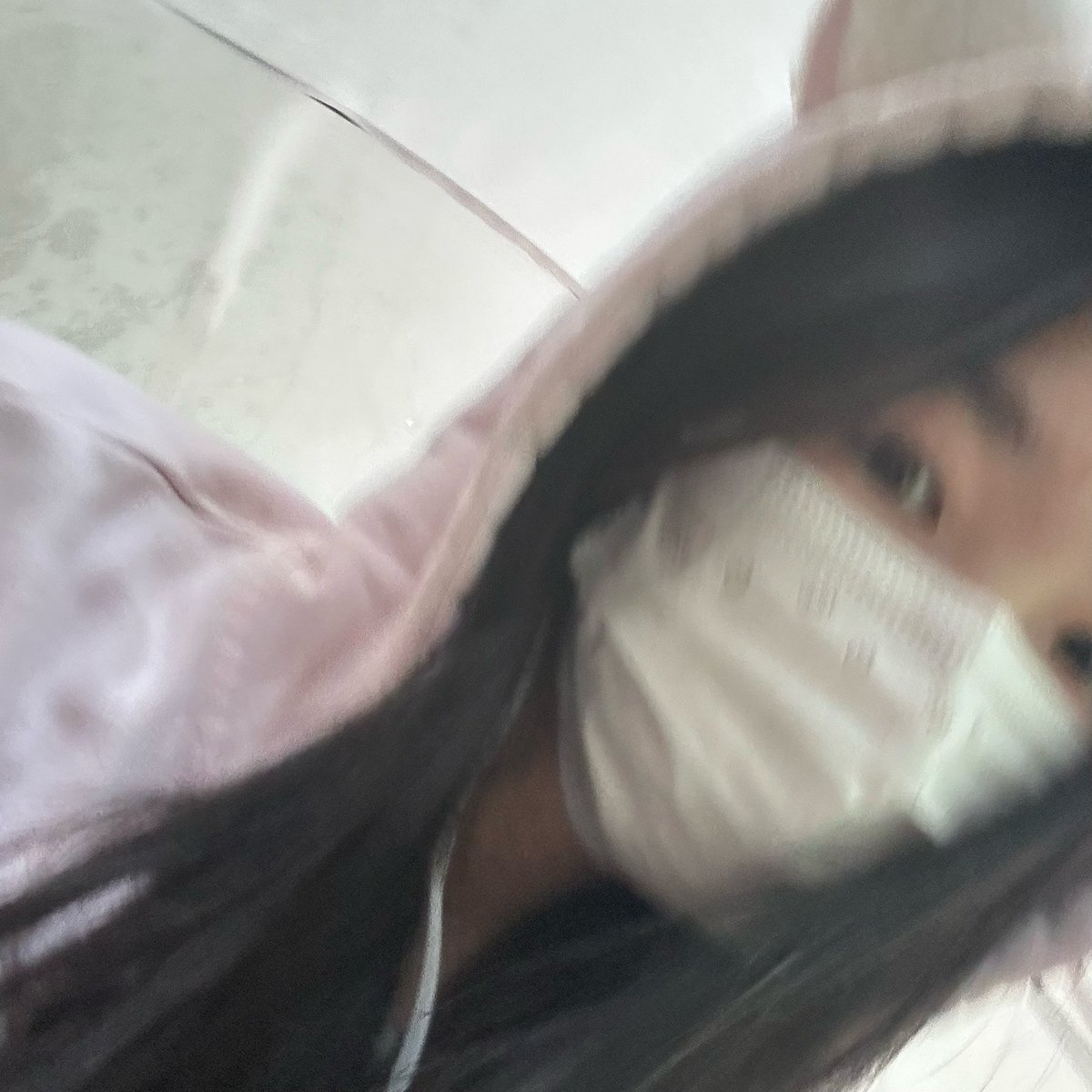 LRyouko18289's tweet photo. 貌似低估了天气
热的心脏喷血 太狼狈了 https://t.co/qBixlyTmrt