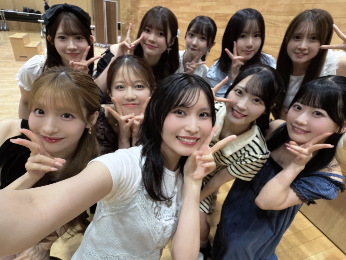seina_fuku48's tweet photo. #AKBが好きish グループ握手会in浜松🥟
初めて静岡の皆さんに会いに行けて、地元や近くに来てくれてありがとうの声も旅してるよ！もとっても嬉しかったなぁ😉✨
さほせい&amp;17、20期で愉快な楽屋でした
P.S.鰻も浜松餃子も食べられました。心残りはさわやかのハンバーグです🍖
また絶対会いに来ます！！ https://t.co/oy1Lkw6uIt