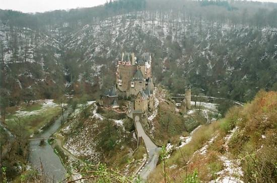 andreas_nigbur's tweet photo. Eltz Castle, Germany

Eltz Castle was built over a total construction period of around 500 years, starting from about 1150 and ending in 1660.
wiki😂 https://t.co/VlIkSCBXwU