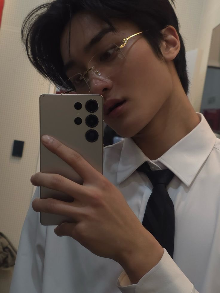 rimi840's tweet photo. 안경 좋다………🕶️ https://t.co/TNC4Ot23Kn