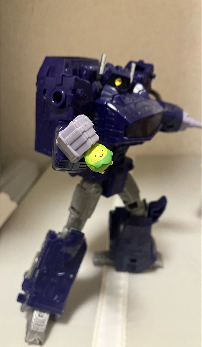 moriigai's tweet photo. リーメントから発売された「ポケットモンスター ポケモンガーデン ～木漏れ日の午後～」のスボミーはつぼみ部分が大体5ミリくらい
なので色々なフィギュアの手に頭がすっぽり収まる https://t.co/c60fh4Q4pV