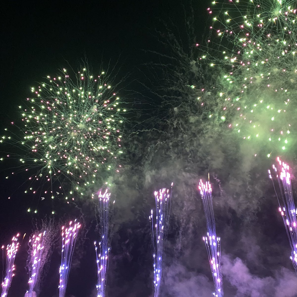 sexlessofmild's tweet photo. 弊社代表が出資した花火です🎇 https://t.co/6ttFNLvUzn