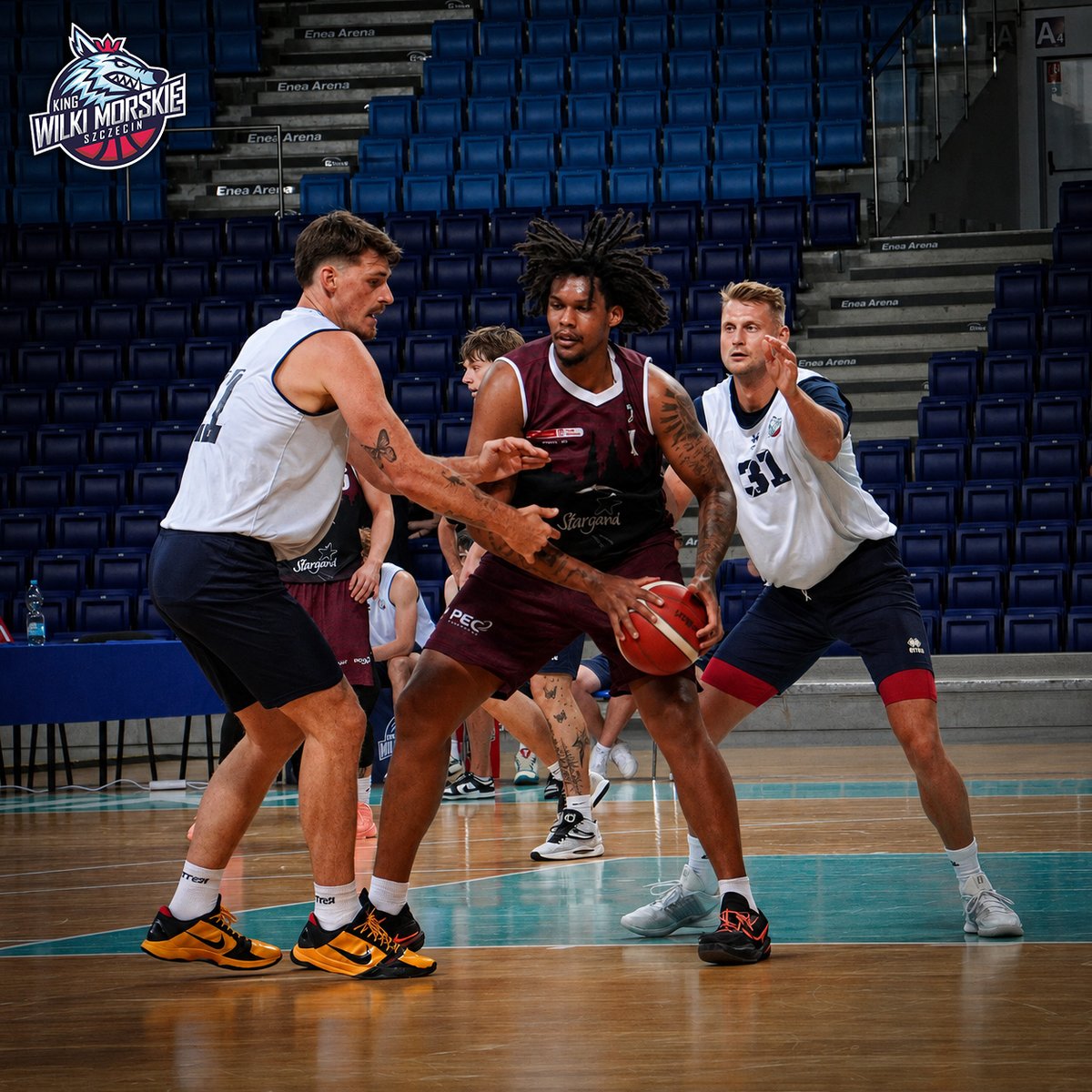 KingWilki's tweet photo. Pierwszy sparing za nami! 🐺🔥 Pokonaliśmy dziś PGE Spójnię Stargard 95:71. Trener Maciej Majcherek nie miał do dyspozycji Ondreja Sehnala oraz Przemysława Żołnierewicza, którzy są na zgrupowaniach kadr narodowych.
Punkty dla Kinga zdobywali:
Chassang 19, Porter 17, Reynolds 16, Egner 14, Gielo 10, Majcherek 8, Ucieszyński 4, McCaffery 3, Kostrzewski 2, Witliński 2, Woźniak 0.
Pełne statystyki w komentarzu ⬇️ #plkpl
