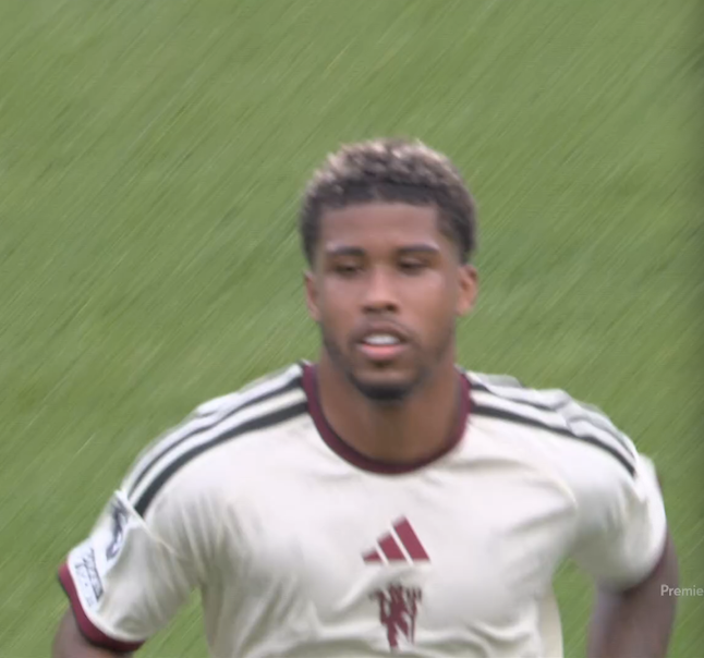 TouchlineX's tweet photo. 📸 - Andrey Santos has been taken off.

• 0 goals
• 0 assists
• 0 key passes
• 0 crosses
• 0 long balls
• 0 dribbles
• 6x possession lost

Chelsea sold him to Manchester United for £50M. https://t.co/y5HFQnaIQu