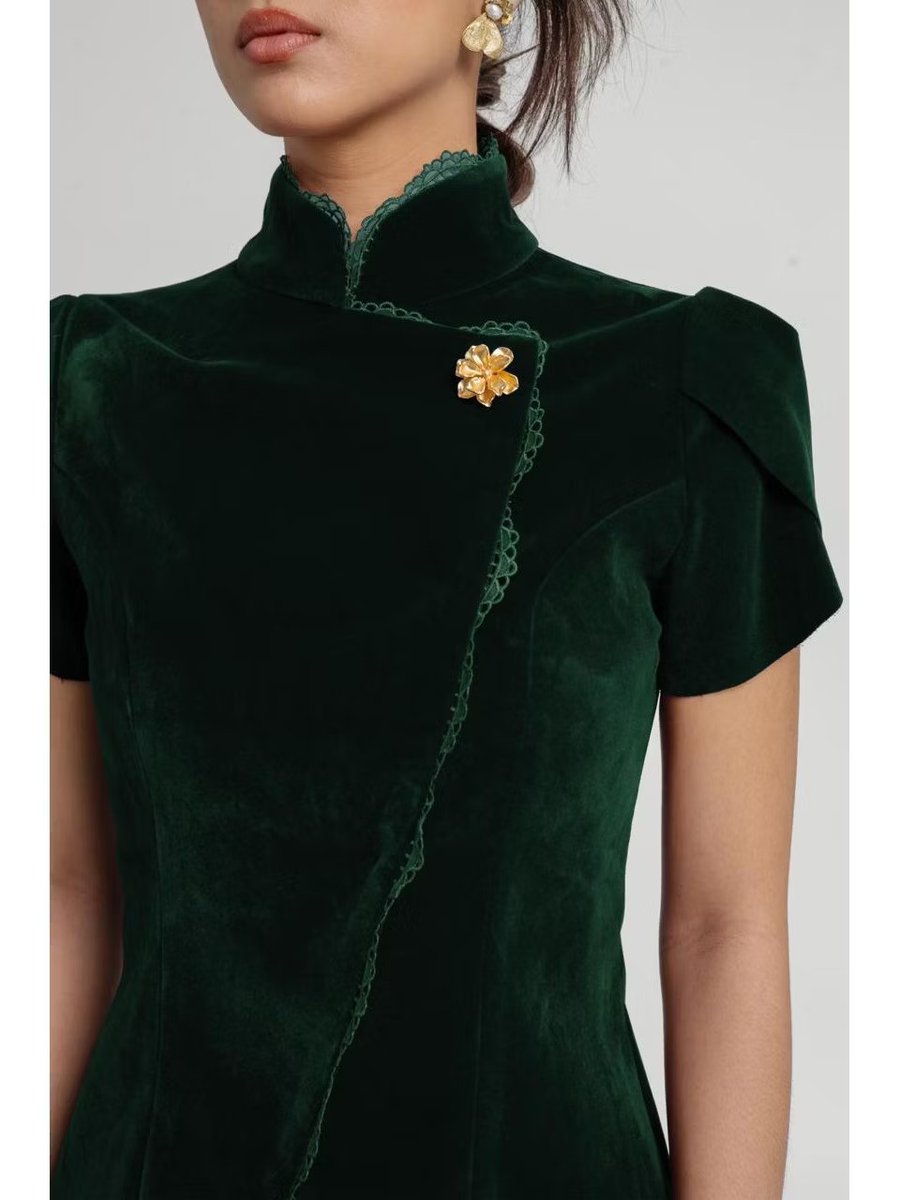 mozzarelaaz's tweet photo. Rekomendasi baju kondangan simple tapi keliatan classy, vibes-nya mirip outfit Rachel Vennya 🤏🏻✨ https://t.co/wVpBPY995z
