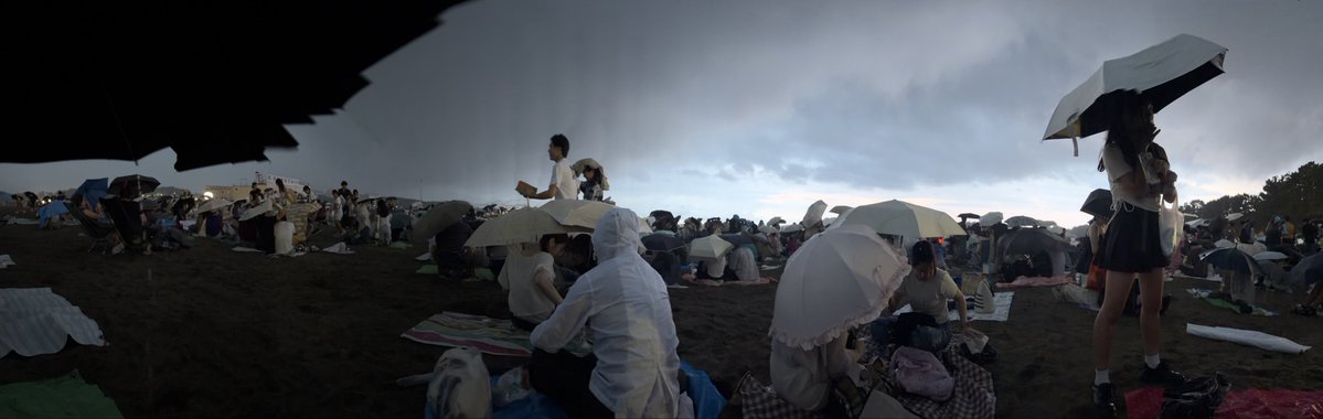 PikWah's tweet photo. 金沢まつり花火大会。。。
開幕45分前からゲリラ豪雨。。。
撤退するわ https://t.co/G6soyIxg0T