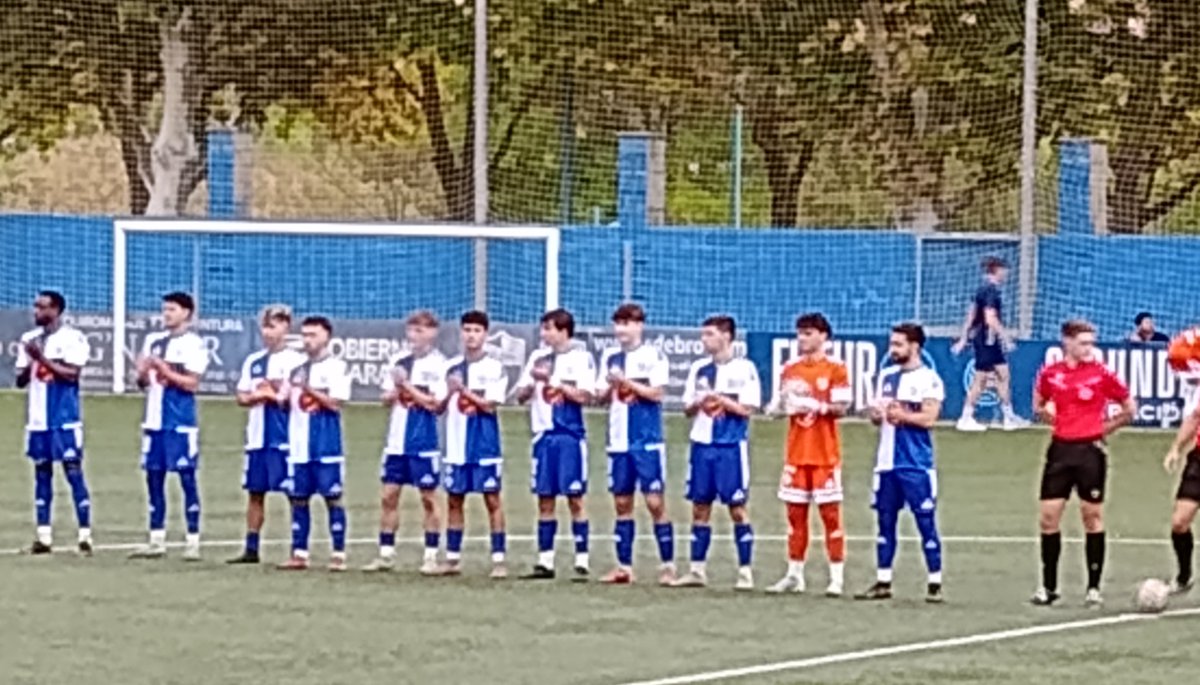 aranda8_'s tweet photo. Ya queda menos para volver a disfrutar de otra temporada @CD_Ebro ⚽😍🔵⚪ https://t.co/K74tVOpjit