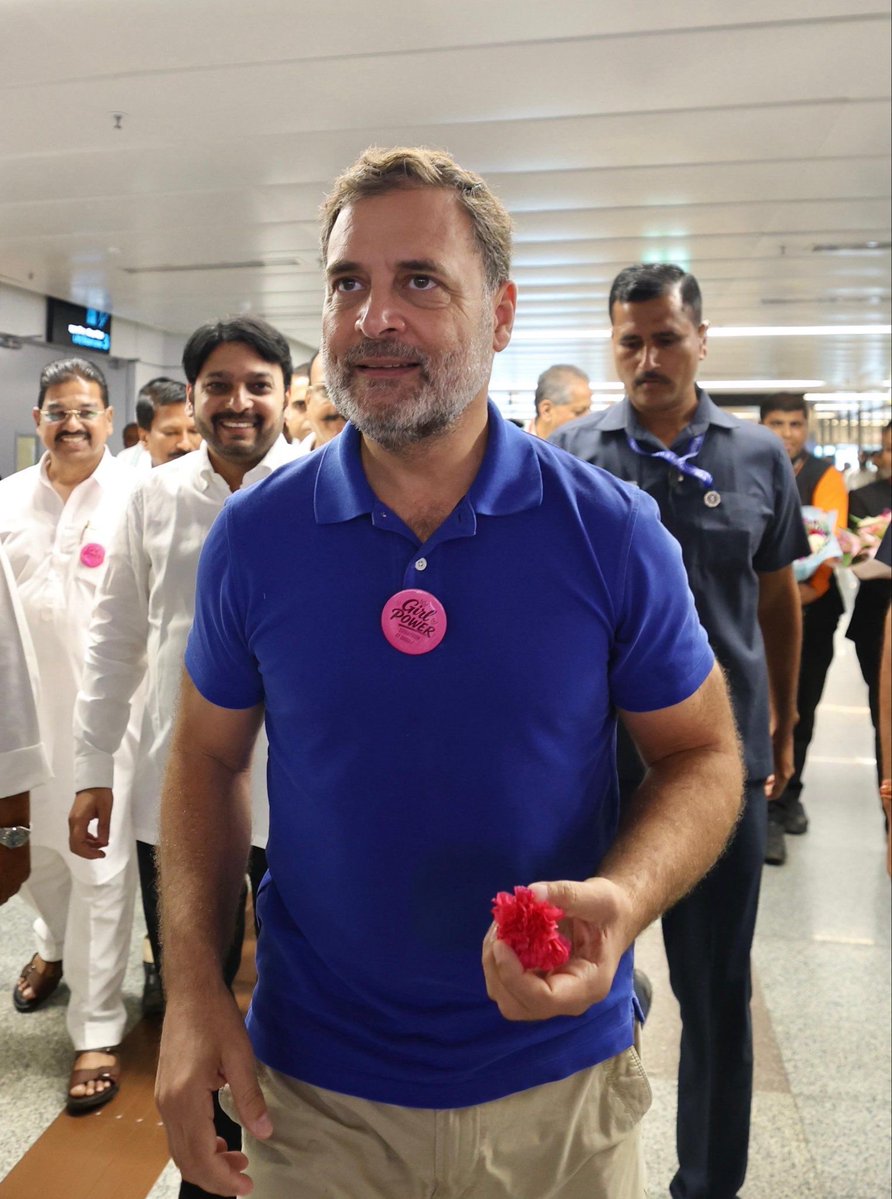 thispodcastguy's tweet photo. OKAY PUNE

RAHUL GANDHI IS HERE https://t.co/gzRyTYGDAm