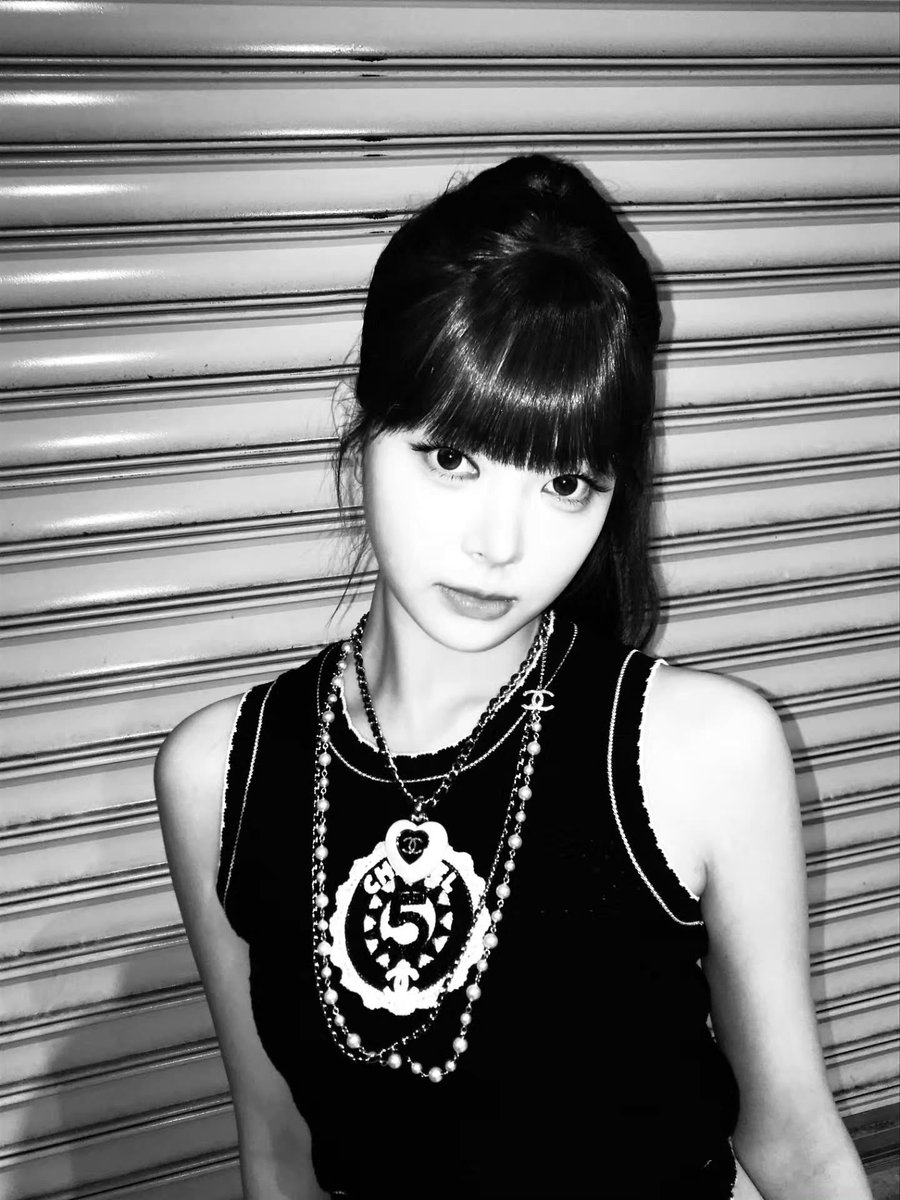 sserapics's tweet photo. hhh.e_c.v instagram update 

: SUMMER SONIC 🩶

#HONGEUNCHAE #홍은채
#LE_SSERAFIM #르세라핌 https://t.co/vBP4CenNxS