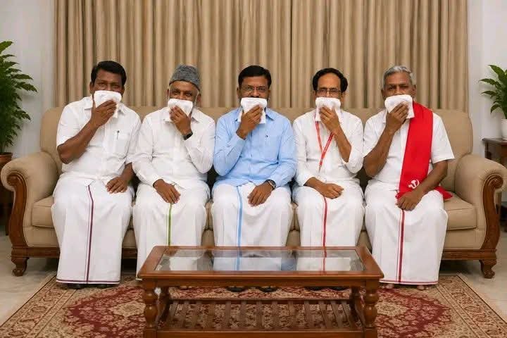 volfo4Thamil's tweet photo. செங்கல்பட்டு மாவட்டம் தையூரில் காதல் விவகாரத்தில் இருவரும் பட்டியல் சமுதாயமாக இருந்த போதும் காதலுக்கு எதிர்ப்பு தெரிவித்து காதலனை வெட்டி கொன்ற பெண் வீட்டார்.

தற்போது செங்கல்பட்டு மாவட்டத்தில் பதட்டம்.

இது தொடர்பாக புரட்சியாளர்கள் வாய் திறப்பார்களா ? சட்ட பேரவையில் இதை பற்றி  பேசுவார்களா ? 

கொன்றவர் தவெக நிர்வாகியாம் இறந்தவர் விசிக நிர்வாகியாம் பார்ப்போம் புரட்சியாளர்கள் என்ன செய்யுறாங்கன்னு....📌

https://t.co/wYrXdrp9uI