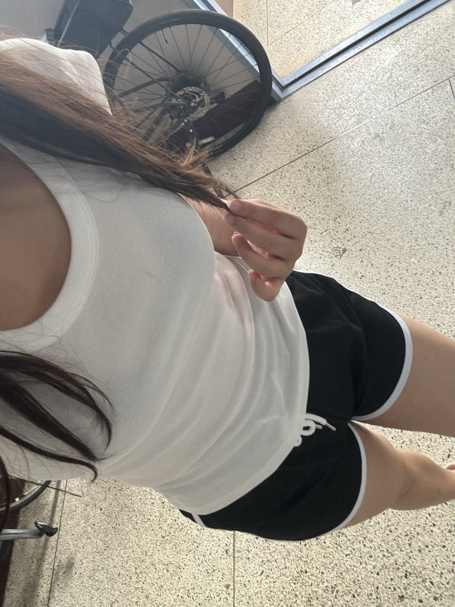 haiiiiix's tweet photo. 洗ってない下着たくさんあるけど
舐め犬の口に入れてガムテープしたい笑 https://t.co/2LS7oSiSUR