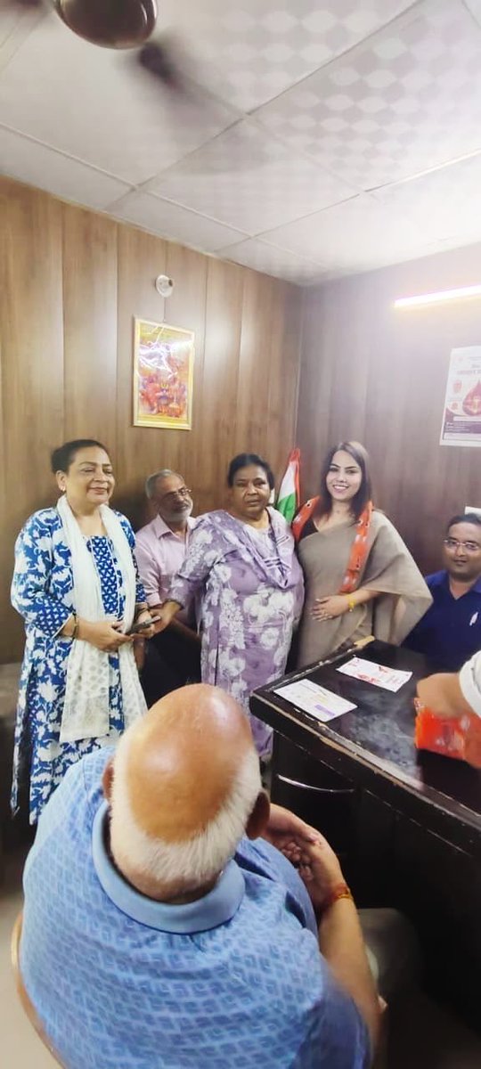 KomalVashisht2's tweet photo. 📍सेक्टर-6, रोहिणी, वार्ड-22, रोहिणी-बी 

आज शक्ति केंद्र प्रमुख श्री संदीप कालिया जी के शक्ति केंद्र पर आयोजित शक्ति केंद्र की मासिक बैठक में सम्मिलित हुई।

#DrKomalVashisht #JilaMahamantri #NorthWest

@blsanthosh https://t.co/XiIcMDxBo3