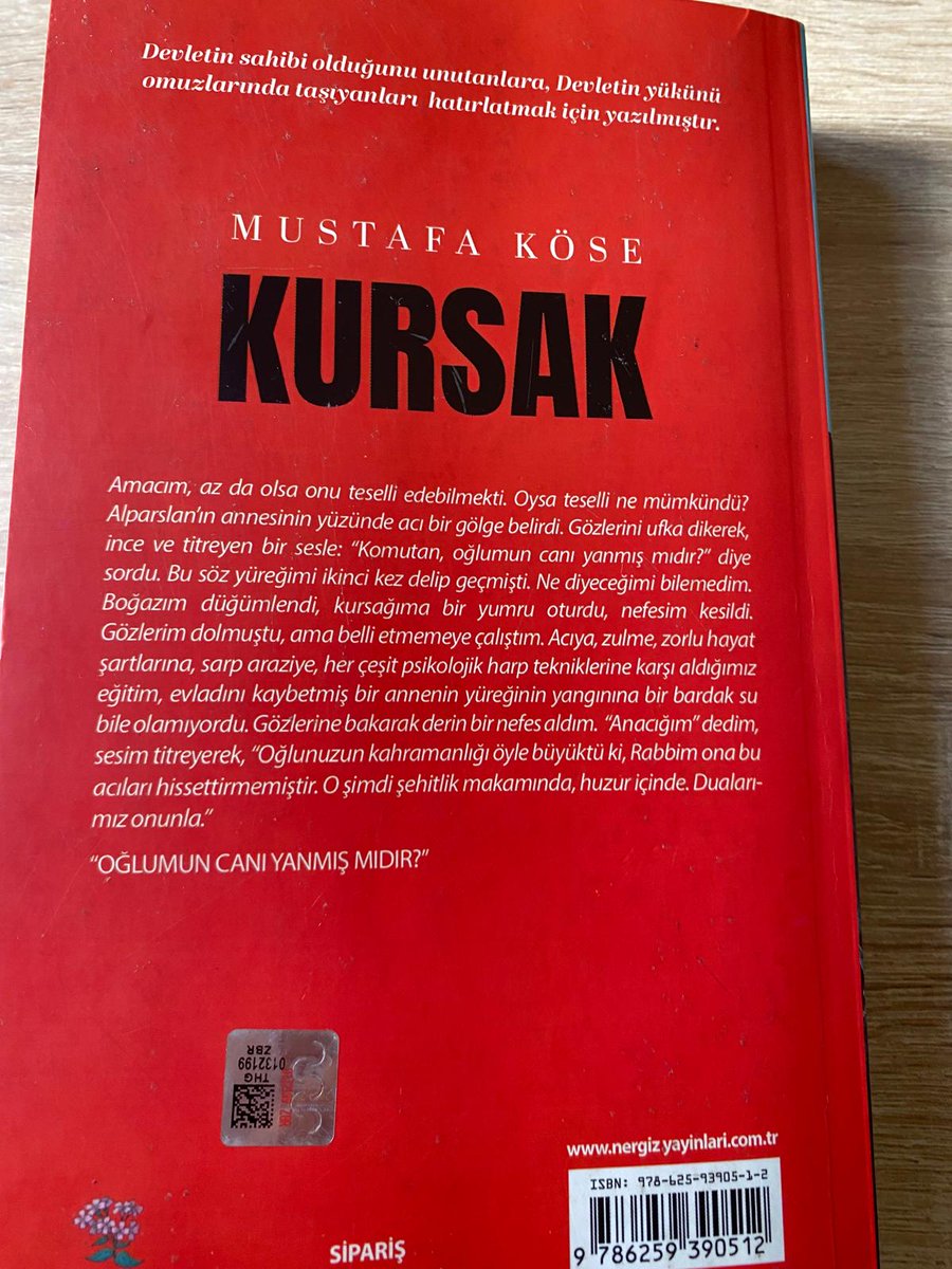 mustafakosemus's tweet photo. VEFAT VE BAŞSAĞLIĞI

Evladı Piyade Astsubay Çavuş Alparslan Koca’nın şehadetinin ardından bana, “Komutan, oğlumun canı yanmış mıdır?” diye soran Hacı Meryem Koca, dün, 21 Ağustos 2026 Cuma günü Hakk’a yürüdü.

Hacı annemizin yüreğinden kopup gelen bu acı soru, KURSAK’ın arka kapağında da yer almıştı.

Evlat acısını ömrü boyunca yüreğinde taşıdı. Son dönemde yaşananlar, şehit annelerimizin zaten yaralı yüreklerine yeni acılar ekledi. Hacı Meryem Annemiz de ardında unutulmayacak bir soru bırakarak, yıllarca hasretiyle yaşadığı oğluna kavuştu.

Şehitlerimizin aziz hatırasına ve şehit annelerimize hürmet eden bütün dostlarımızdan, Hacı Meryem Annemizin ruhuna bir Fatiha göndermelerini rica ediyorum.

Hacı annemize Allah’tan rahmet; ailesine, yakınlarına ve aziz milletimize başsağlığı diliyorum. Başta evladı Piyade Astsubay Çavuş Alparslan Koca olmak üzere tüm şehitlerimizi rahmet, minnet ve saygıyla anıyorum.

Ruhları şad, mekânları cennet olsun.