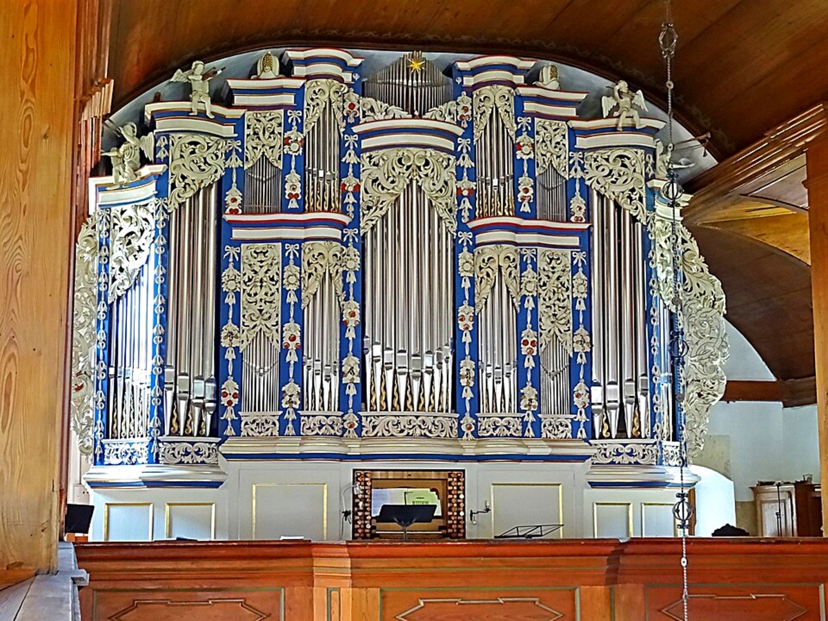nikolausmella's tweet photo. Today marks the 276th anniversary of the death of the German #OrganBuilder, Johann Anton #Weise. :-) ☀️ † #Arnstadt 🇩🇪 #Deutschland
St. Laurentius-Orgel 1736, Gräfenroda.
📸: Erwin Meier, 8th December 2005. https://t.co/Cm8chUdtr0