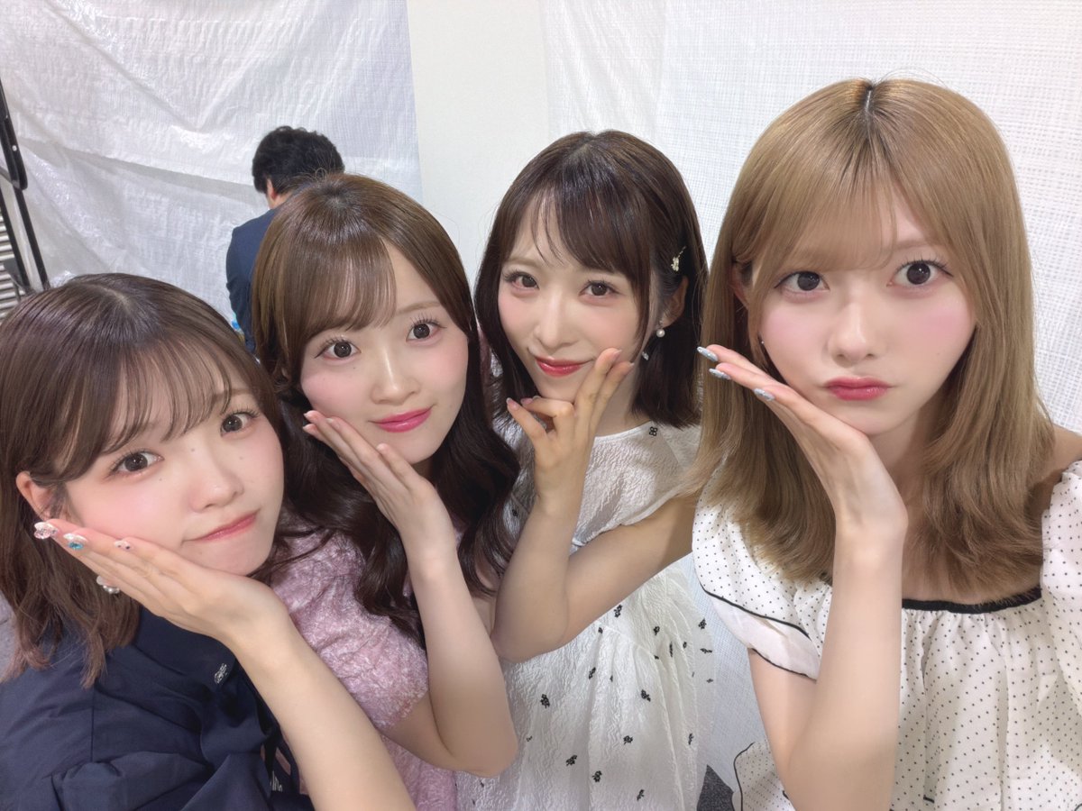 erii_20031027's tweet photo. 全国4都市グループ握手会 in大阪
ありがとうございました！✨

毎日みんなとお話できて幸せすぎる！！
楽しいーーー！🫶🏻
初めましての方もたくさんで
とっても嬉しかったです！❤︎❤︎❤︎

大阪また来月ねーー！✊🏻🐙 https://t.co/EerxNLphAW