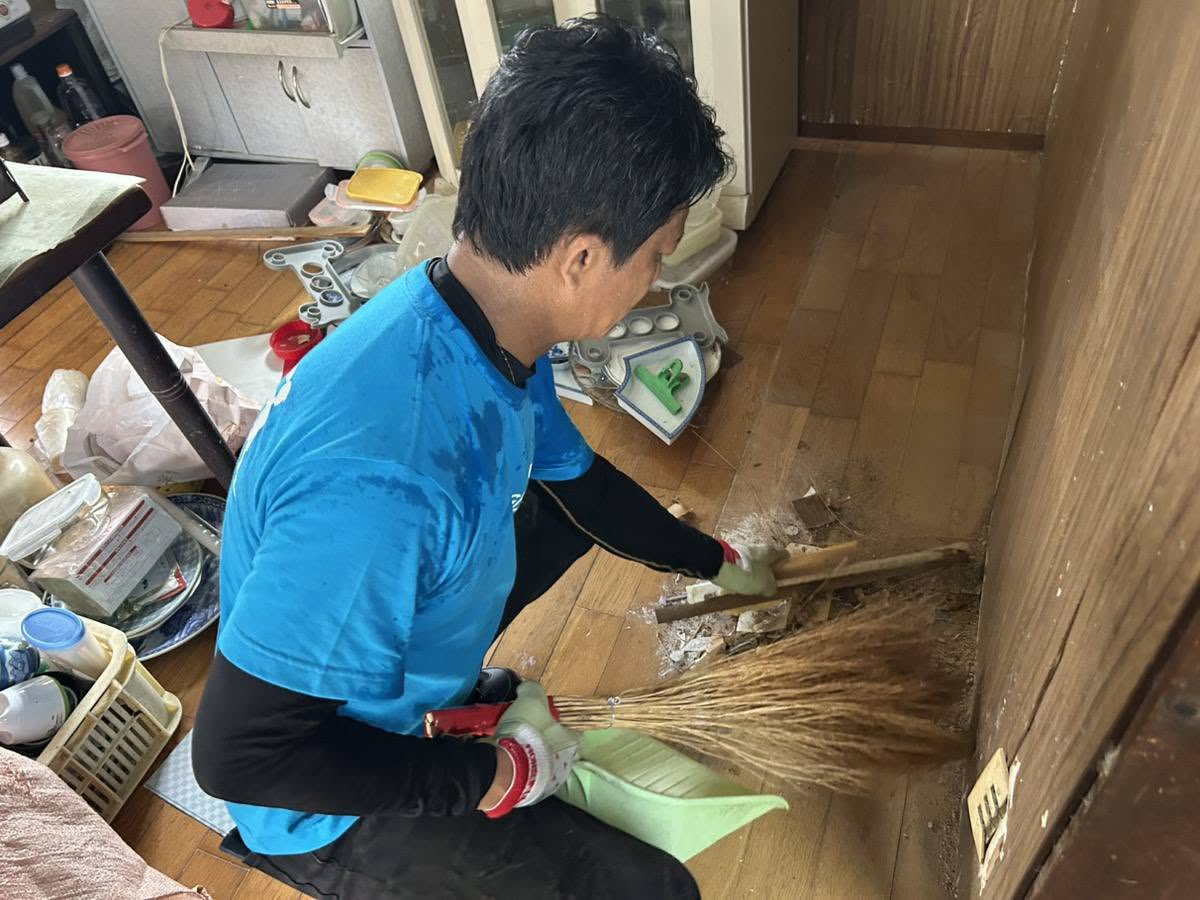 healthandfuture's tweet photo. 物資だけではなく、外からでは分からない様々な問題があることを、現地に入ることで知ることができました。
今後も、現地と連絡を取りながら、2便、3便と伺う予定です。是非お力添えをよろしくお願いいたします。 https://t.co/qaiOjKAj9E