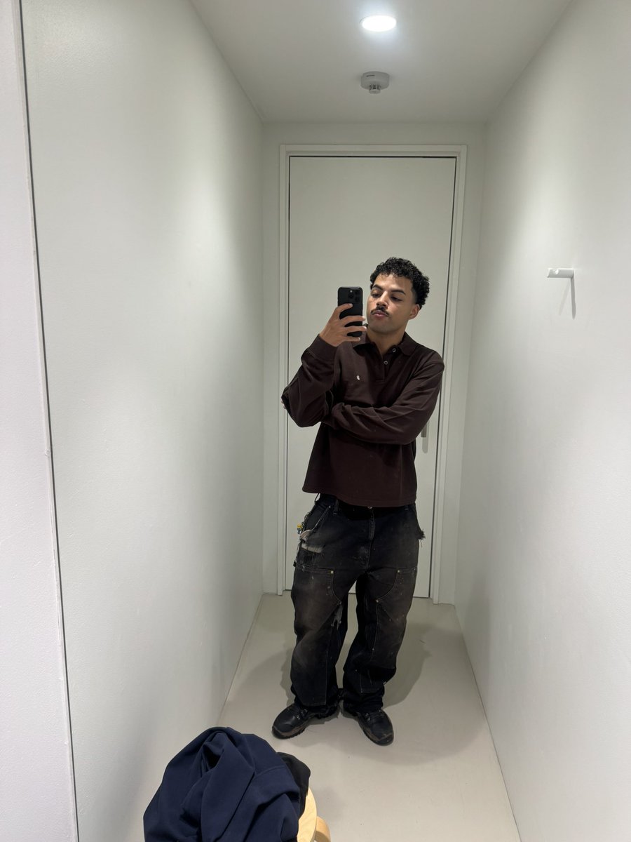 ipayfopussy's tweet photo. i went blue but the brown also good as fuck https://t.co/F6q19lK9k7
