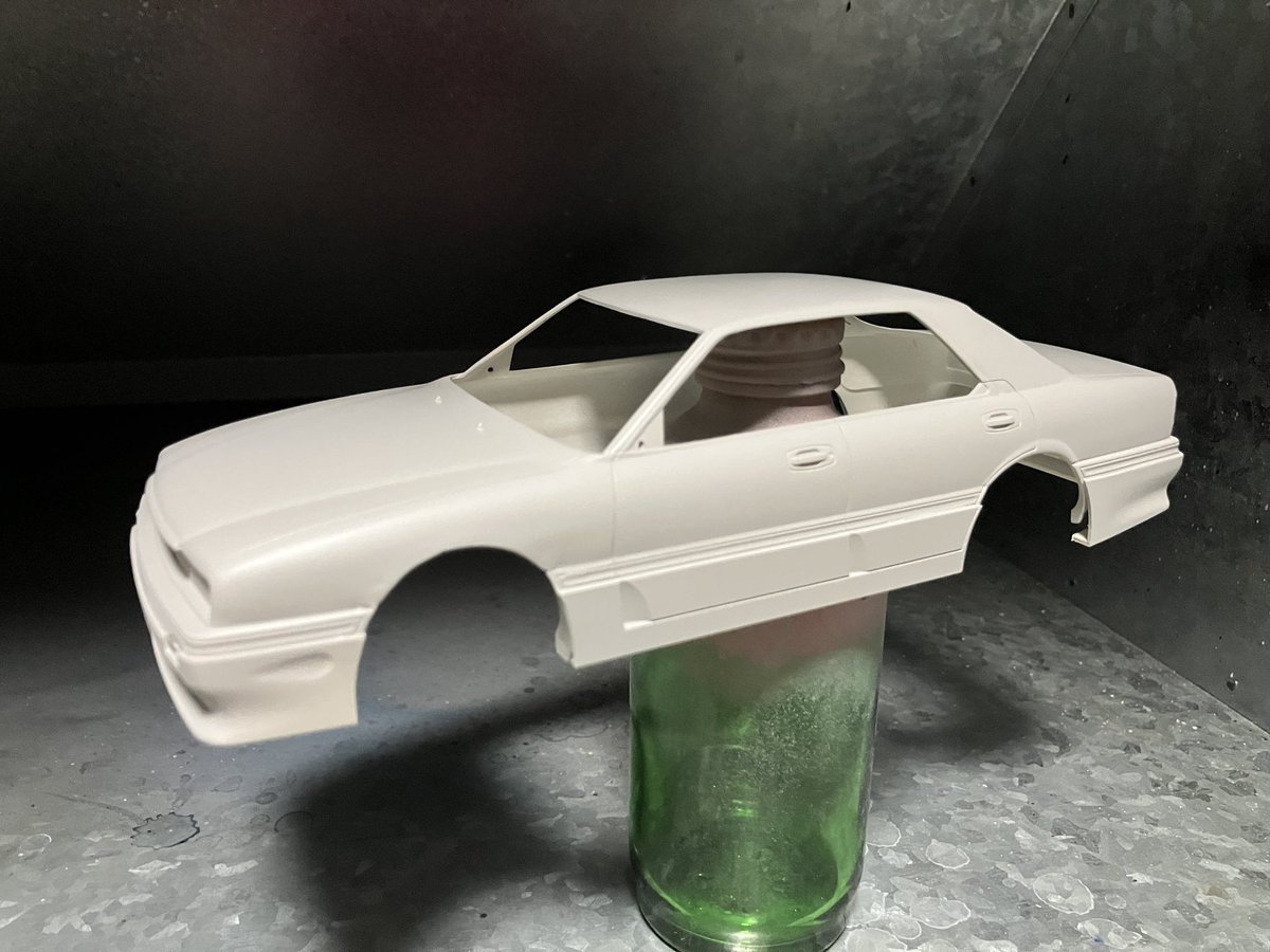 Yorunuko's tweet photo. サフ吹いて表面チェック。もう少し盛って削りで仕上げか。
余計な手間が入ったけど、良い経験にはなった。 https://t.co/xqhlChiCBL