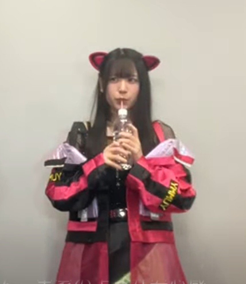 itsukAoi's tweet photo. AAA TE AMO 😭😭😭😭 https://t.co/7CJDJuFXN2
