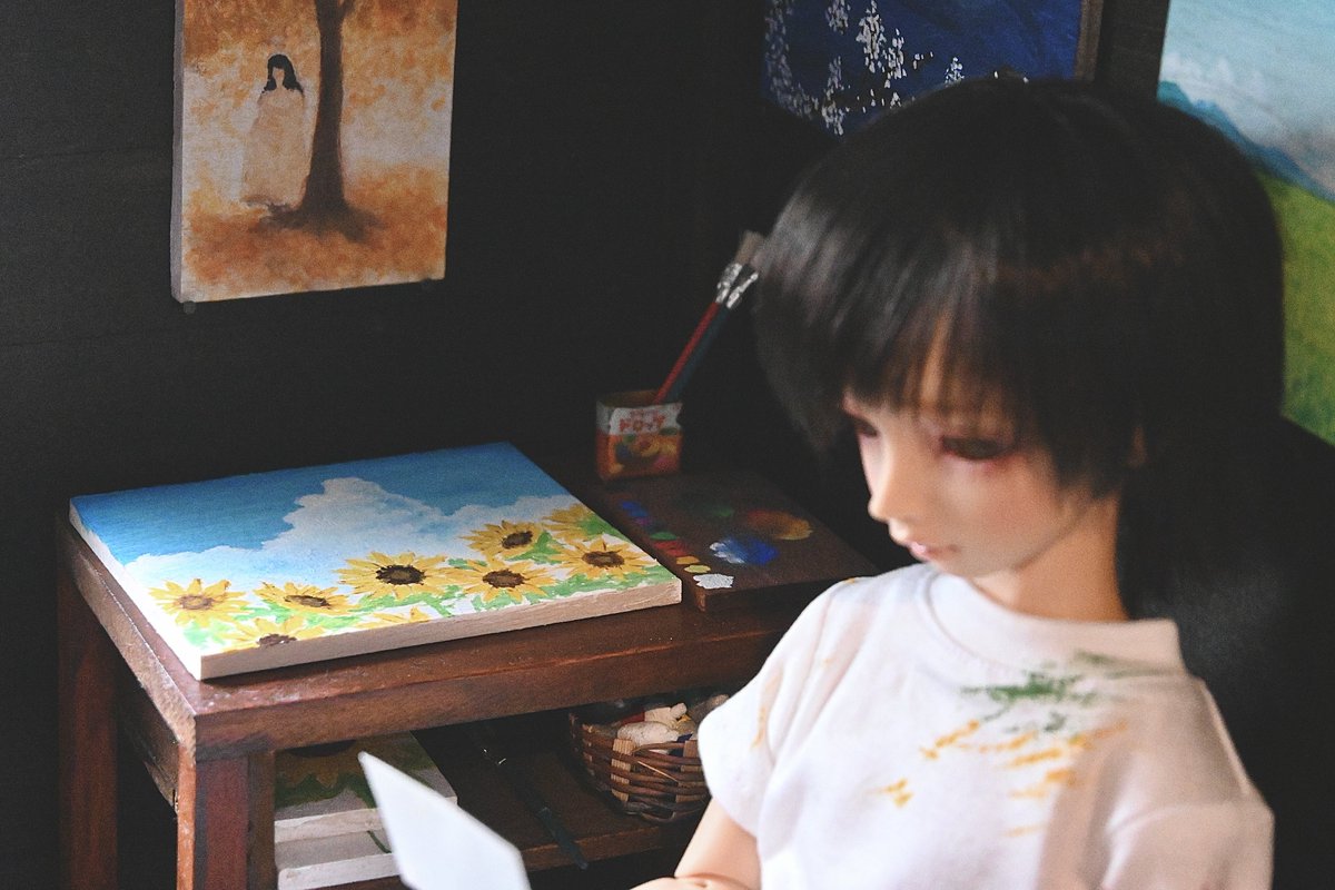 mchdll's tweet photo. 連続ドール小説『Sonny Blue』
第７話『夏の果ての森（１）』

１

影山　槇　様

お元気ですか？
ちゃんとご飯食べてますか？
お母さんは五月に赤ちゃんを産みました。種違いだけど、あんたの妹です。梢（こずえ）と名付けました。
橘さんは今からでも、あんたを呼んで一緒に東京で暮らそうと言っ── https://t.co/OqCPpCkOdd