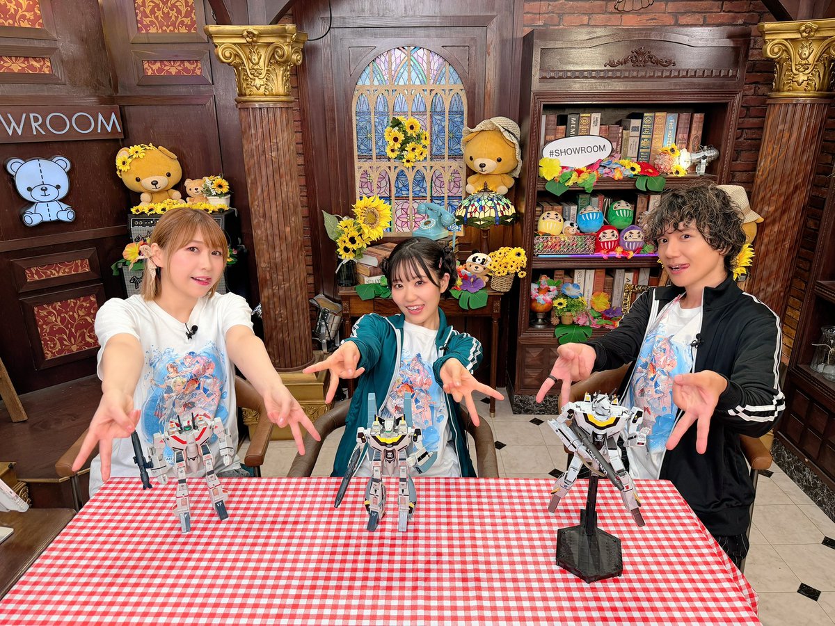 Yaskiyo_manager's tweet photo. #マクとま 先日もありがとうございました❗️
おめでとうチャｯｯｯク🥳

#オリジンオブバルキリー VF-1S渋格好いいですね…✨
次回は早くも９月⁉️
やだやだまだ夏と遊びたいッ😫🌻
みんなでペロピース✌🏻✌🏻✌🏻
.❀きよの❀. https://t.co/NqUs5VU7Zl
