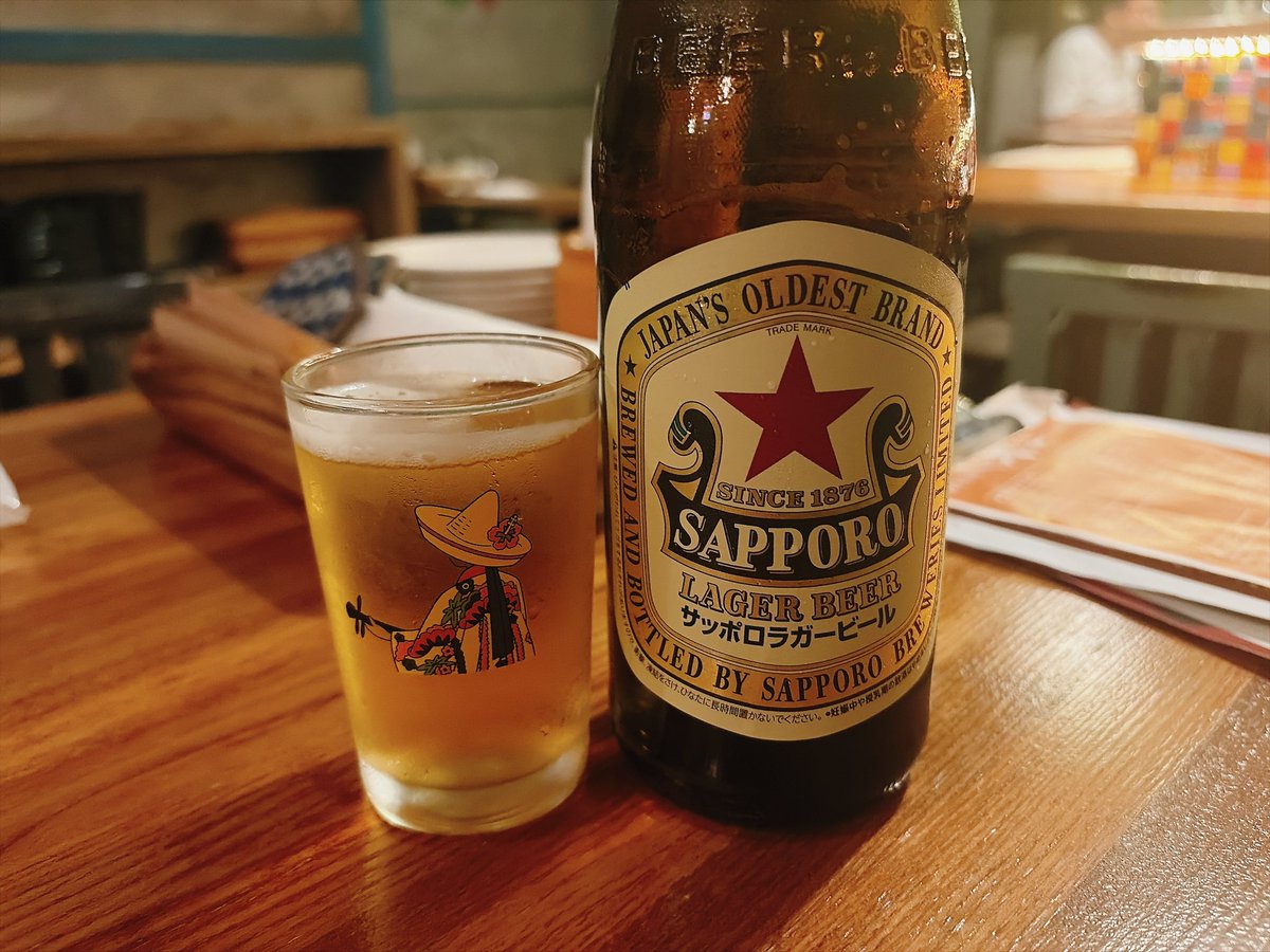 miwoko's tweet photo. 瓶ビールは赤星派です
雨にも負けず、タコスやらフラポやら紅芋タルトとともに飲み過ぎ食べ過ぎです〜 https://t.co/Li5o6oE9ir