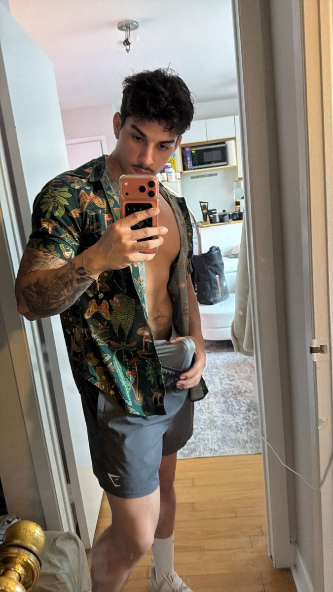 FaustaoDomigao's tweet photo. u might wanna check the comments for a surprise that'll leave u wishing for more 😈 https://t.co/4K7MK4Iv7d