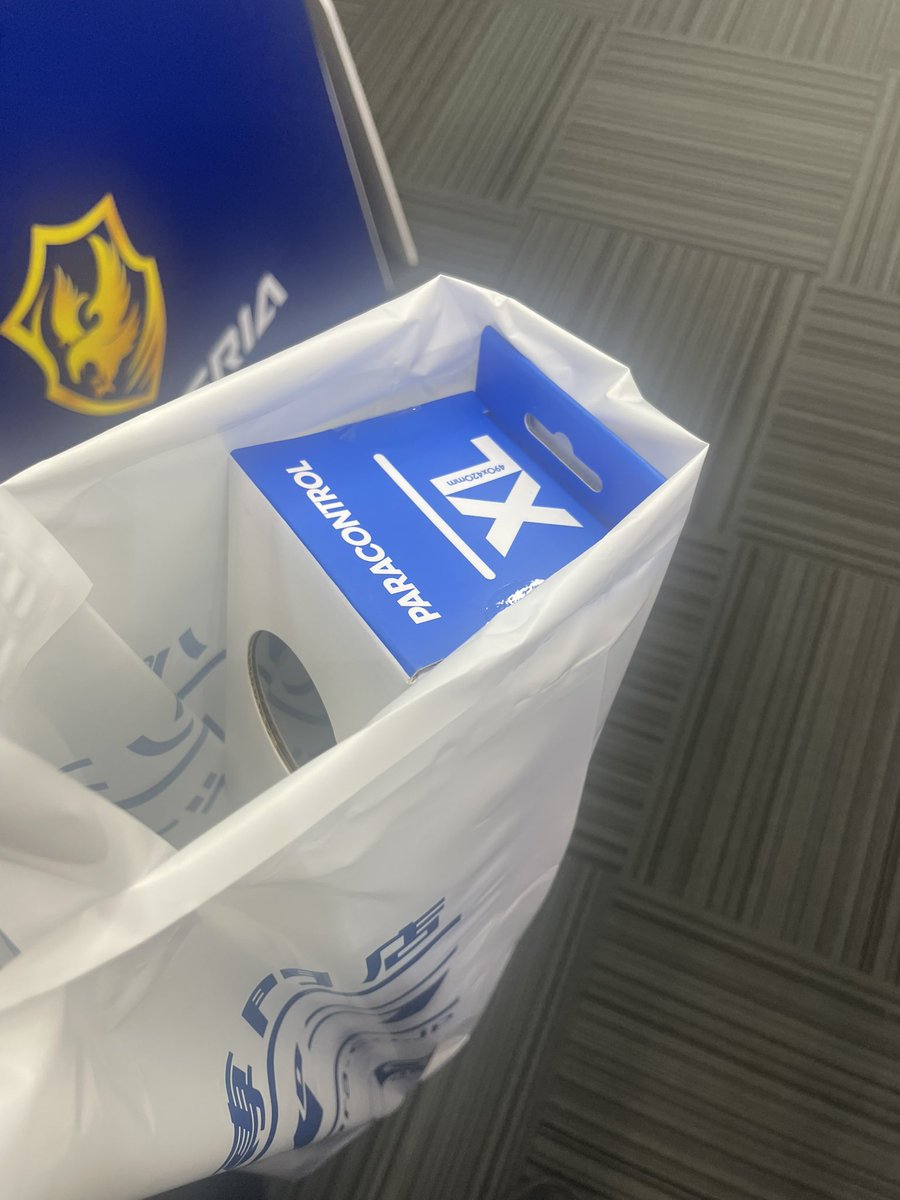 Toast1010Toast's tweet photo. 新しいマウスパッド買ったぜ https://t.co/UeBbJ9Rqx8