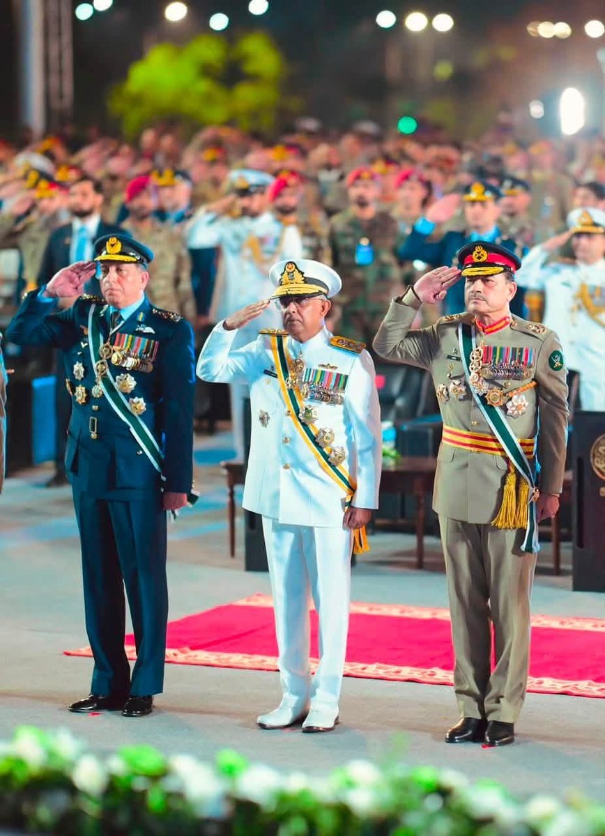 blusbling's tweet photo. Strong international defence cooperation under CDF Asim Munir reflects Pakistan’s commitment to sovereignty, security, and a resilient future.
#CDFForGlobalSecurity #GloballyTrustedCDF #ArchitectOfDefenceCDF #BaWaqarCDF #بلند_عزم_عاصم_منیر https://t.co/GjY5z9BkCI