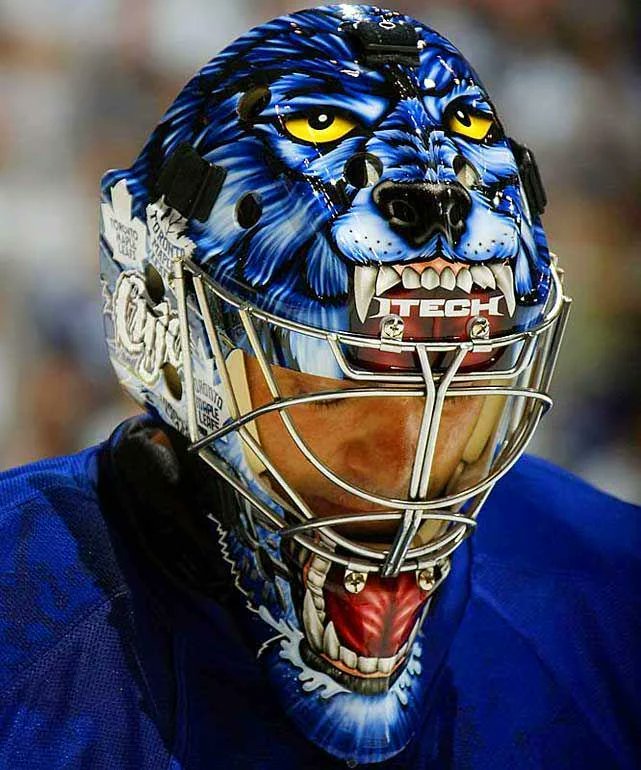 crunchysnapp's tweet photo. big sucker for this genre of goalie mask https://t.co/8nRO3DSSvK