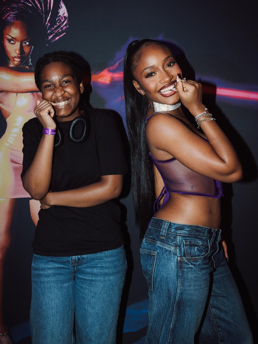 ayraupdates's tweet photo. Ayra Starr with fans at STARRGIRL album signing in Camden. https://t.co/8Ofoq6vDE7