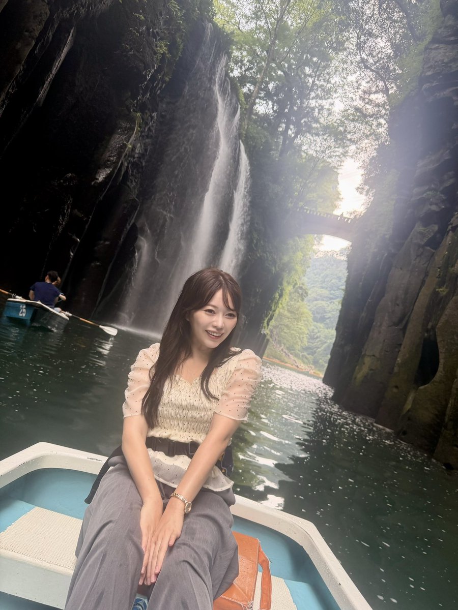 shi_hitomi0327's tweet photo. 宮崎県の高千穂峡🛶
ずっと行きたいと思っていた場所！
曇りだったけど神秘的で美しかった

日本47都道府県制覇まで…
今回宮崎県クリアしたので、残り9県🗾 https://t.co/0aI5rESeY6