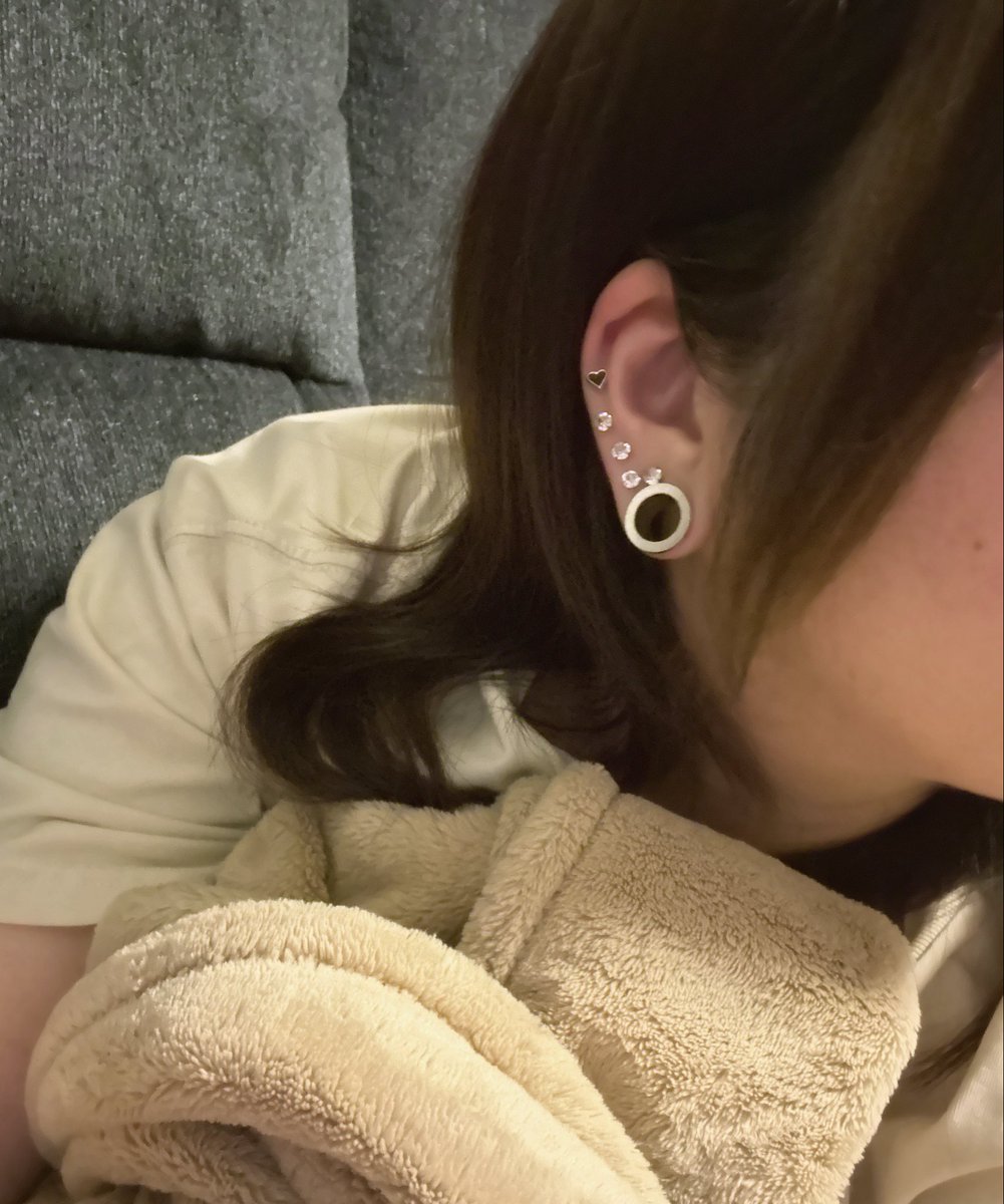 ZX4R_cbr's tweet photo. そう言えば拡張12mmなった
小指入るようになったし、そのうちどっかの民族 https://t.co/XdWBmzQiT1