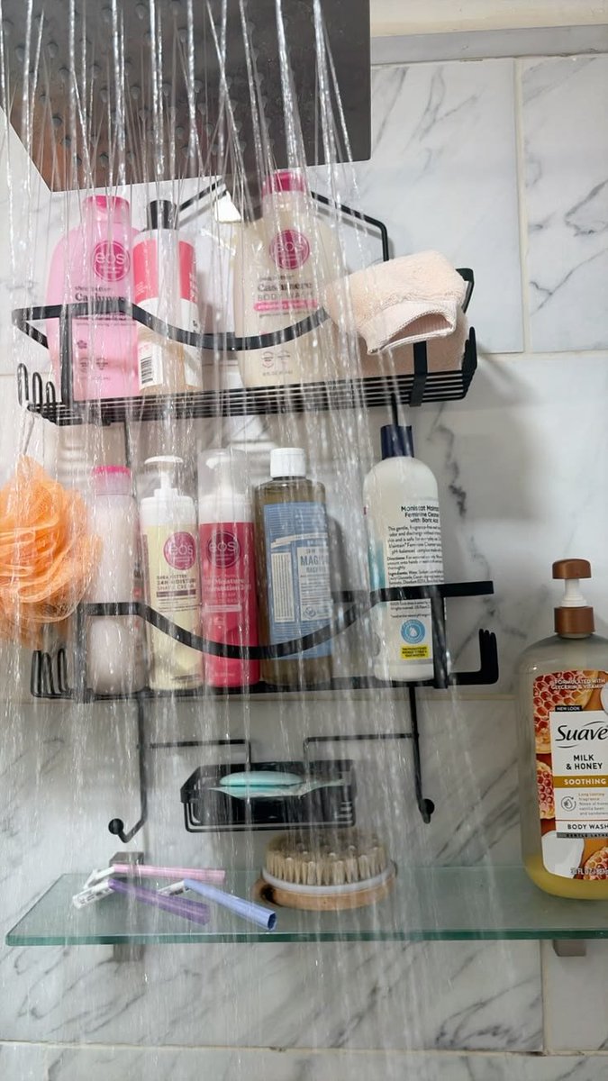 Ifanyima's tweet photo. Bathroom essentials 🛁🚿❤️ https://t.co/rlFpuvBAdd