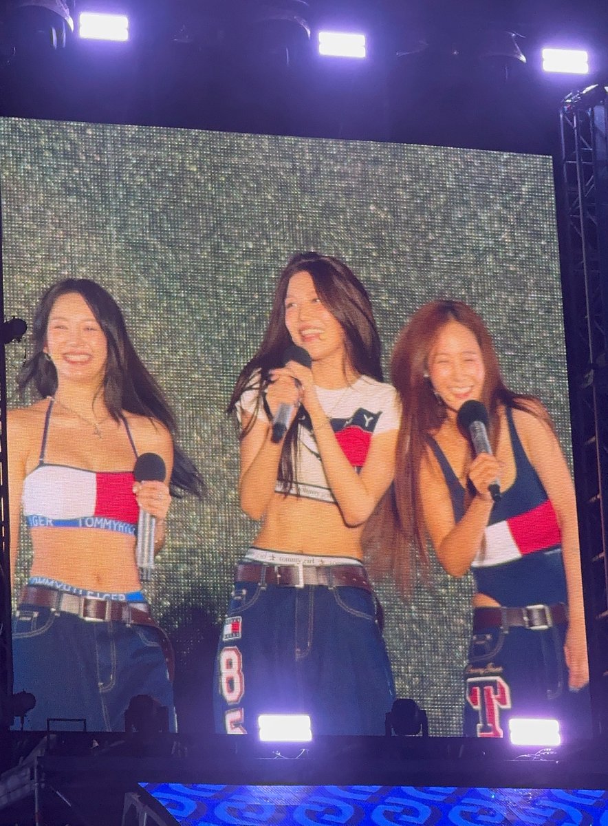 swimming_choi's tweet photo. Happy happy hyorisoo :))))))) https://t.co/StGRPCDby8
