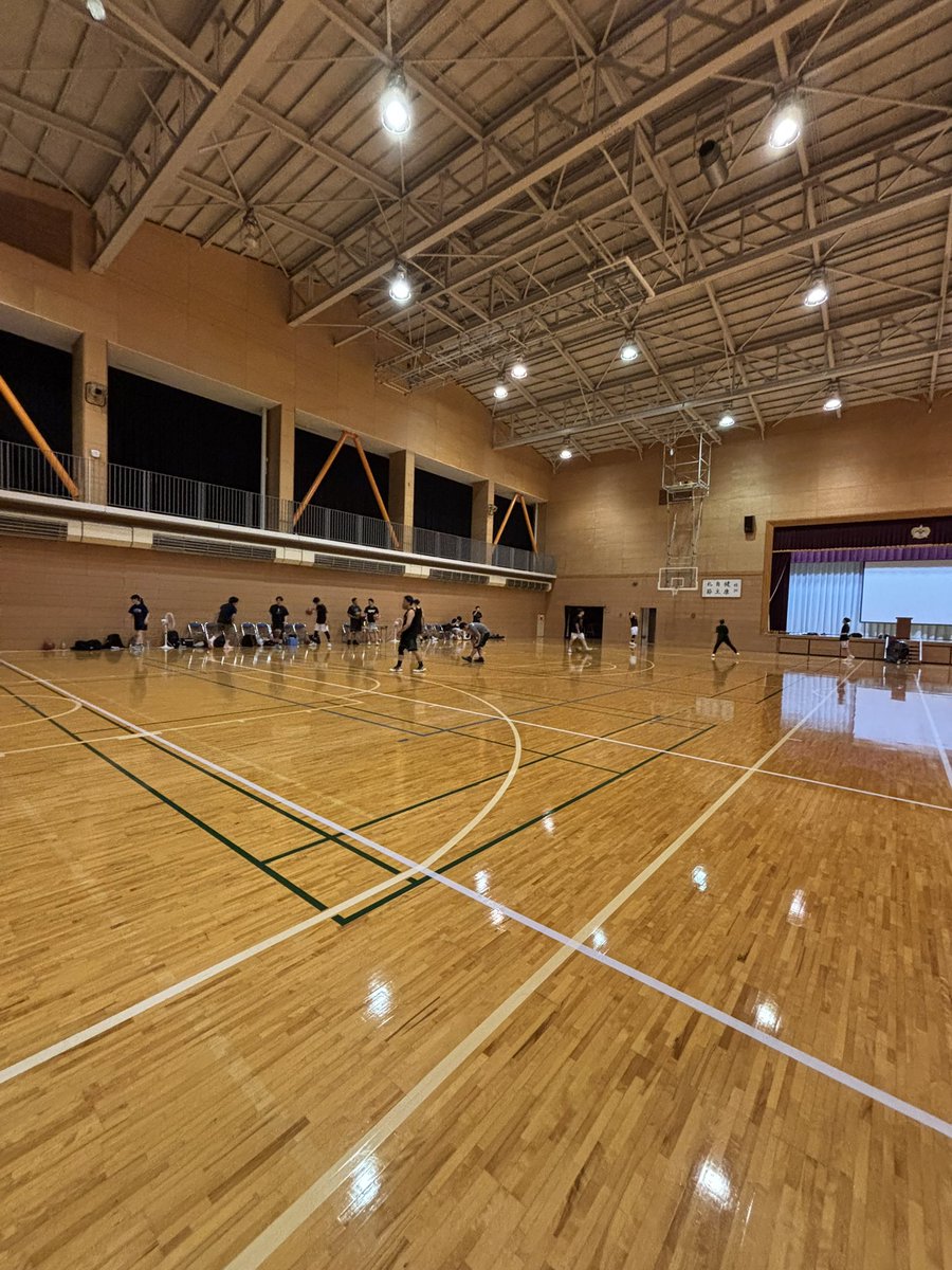 LargeS10's tweet photo. 夜は練習試合🏀
暑い中、頑張ってます…
まぁ、わたしは審判ですが😤 https://t.co/puwaLpcouY