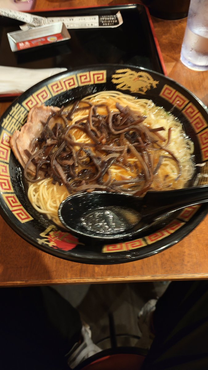 LITO_Main's tweet photo. #オセロニアンの戦  #志天隊ラーメン界隈

悔やみしか生まれない結果になりました(´・ω・｀) 来年こそちゃんと練習して壇上行きます！友達との一蘭美味しかった(写真ブレてるのは許して) https://t.co/jrM81iNXlE