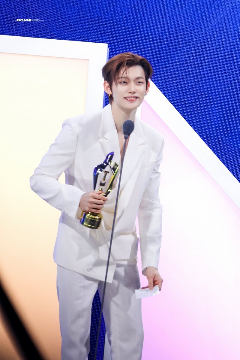 bonnieyu1224's tweet photo. 🥳

#연준 #YEONJUN #ヨンジュン 
#TXT #TOMORROW_X_TOGETHER
#투모로우바이투게더 #투바투 https://t.co/LRz4qdQdzK